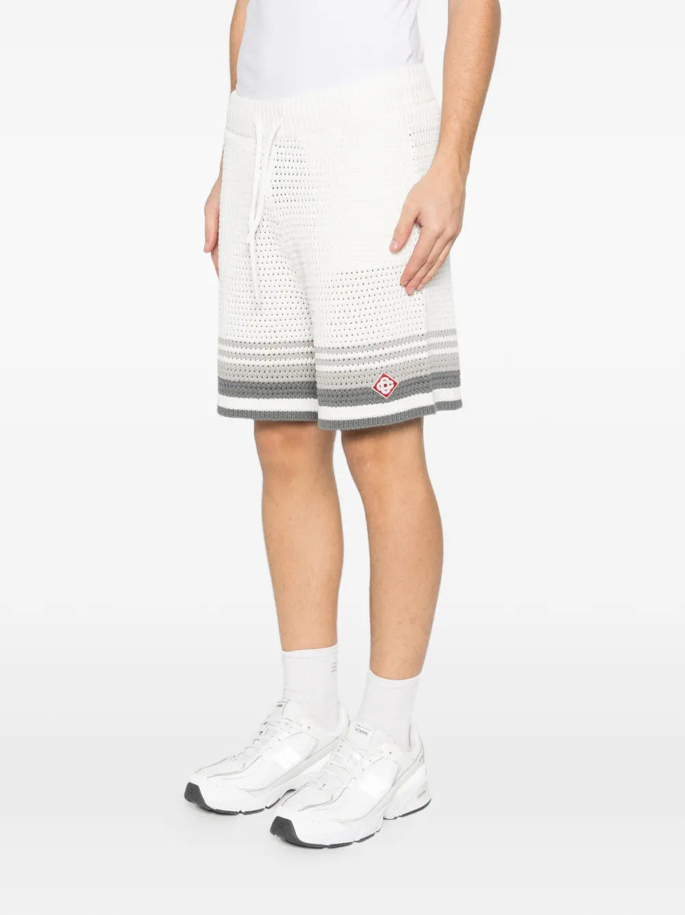 Shorts listrados de crochê